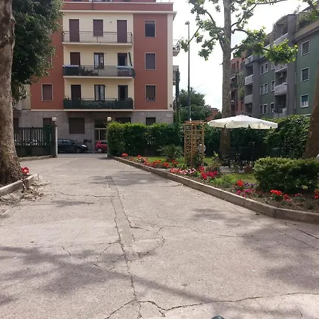 Garden 2* Milan