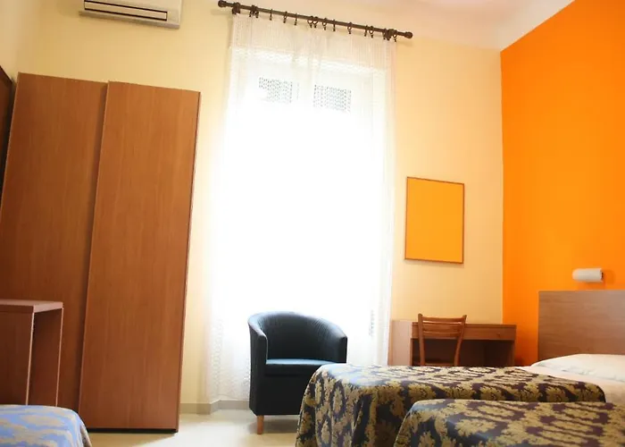 Garden Hotel 2*