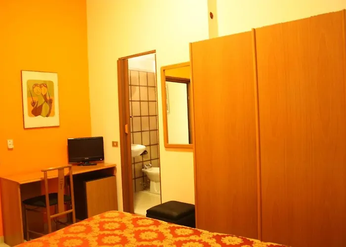 Garden Hotel 2*